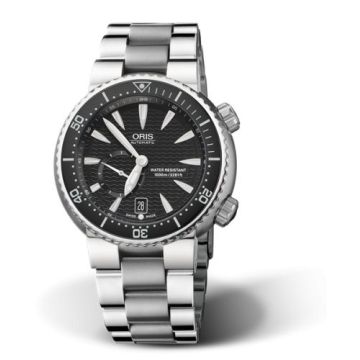 Oris Divers Titan C Small Second - Date 44 Stainless Steel / Black / Bracelet