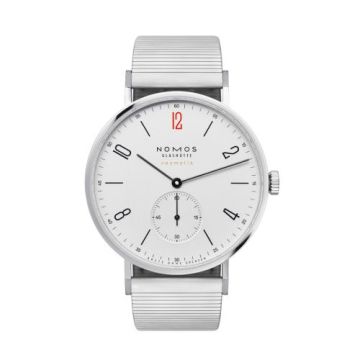 Nomos Glashütte Tangente Neomatik 39 Ärzte ohne Grenzen