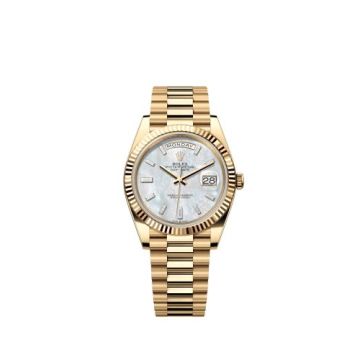 Rolex Day-Date 40 Yellow Gold - Fluted / MOP - Baguette