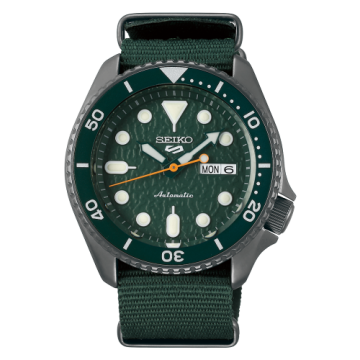 Seiko 5 Sports Street Style Hard Coating / Green / NATO