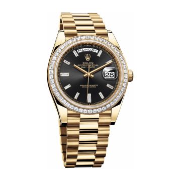 Rolex Day-Date 40 Yellow Gold - Baguette / Black - Baguette