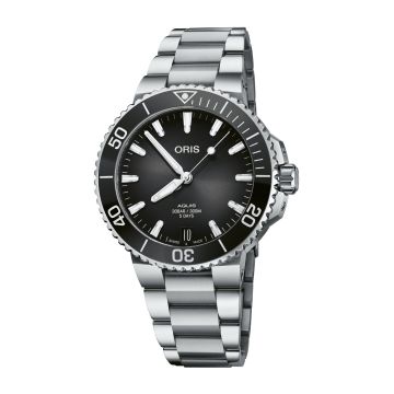 Oris Aquis Date Calibre 400 43.5 Stainless Steel / Green / Bracelet